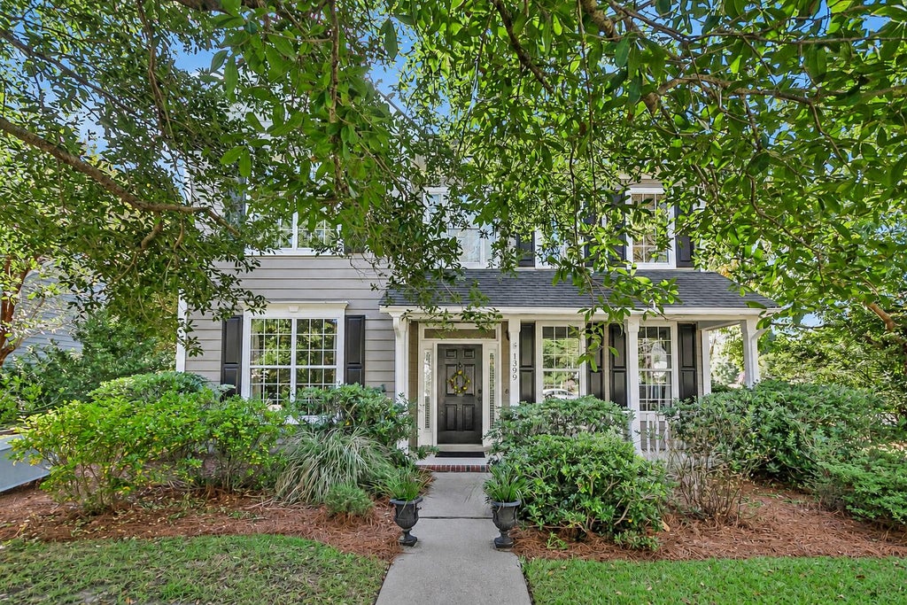 Photo of 1399 Lakecrest Court, Mount Pleasant, SC 29466 (MLS # 26029455)