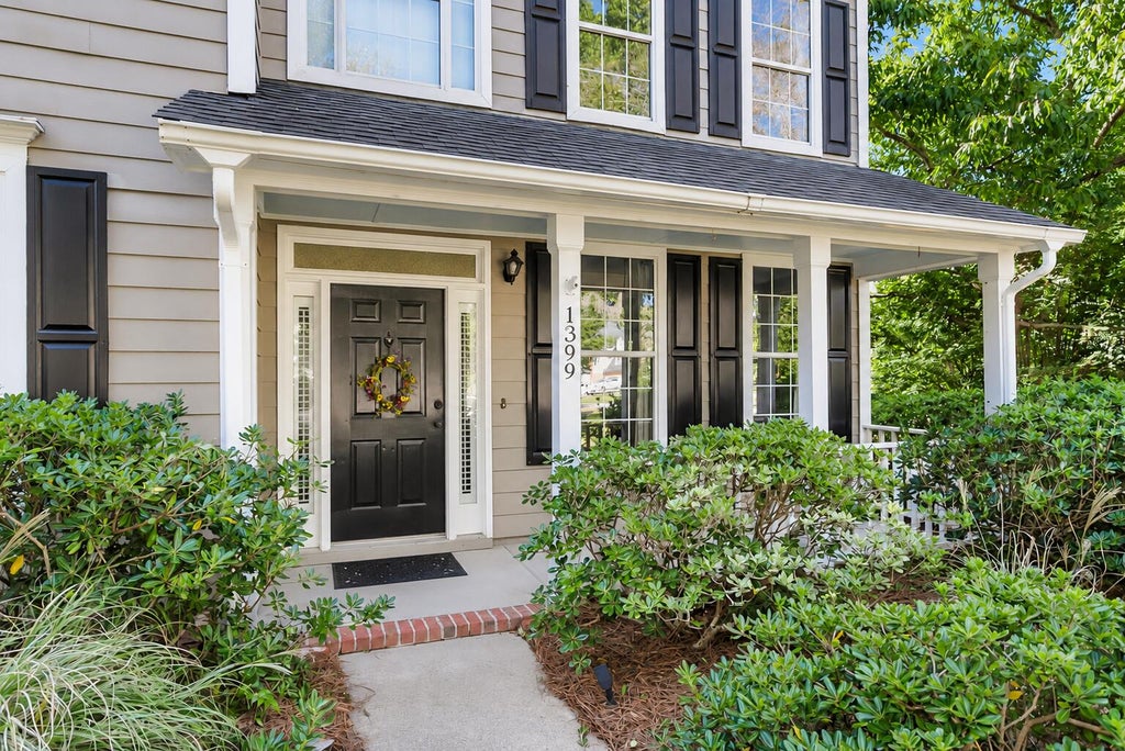 Photo of 1399 Lakecrest Court, Mount Pleasant, SC 29466 (MLS # 26029455)