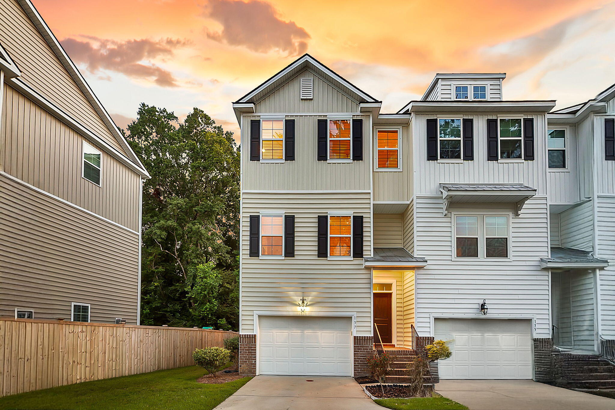 137 Claret Cup Way