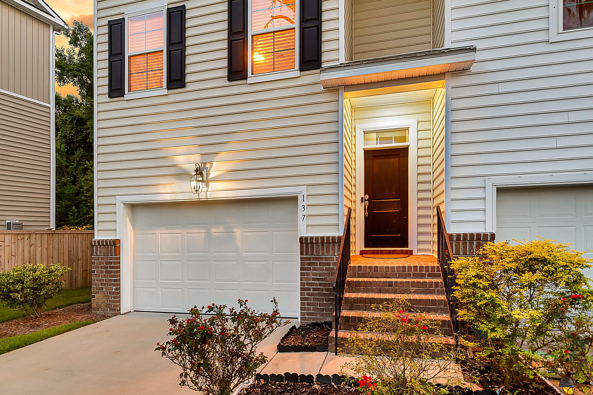 137 Claret Cup Way