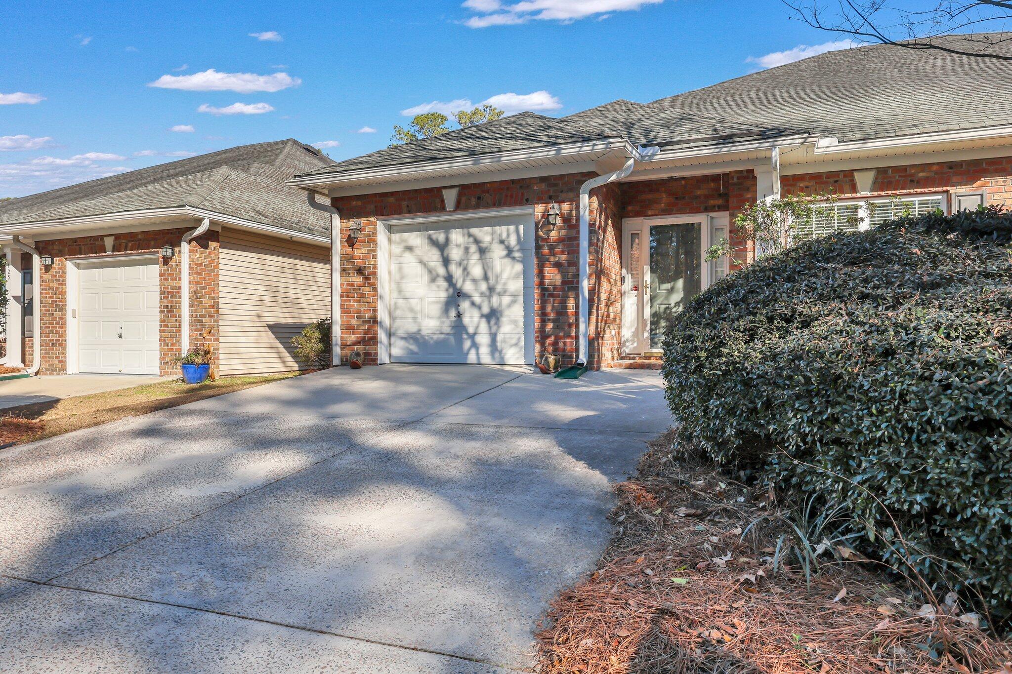 127 Manning Court