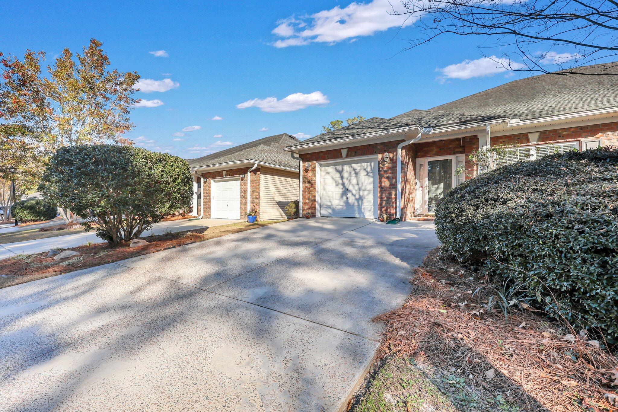 127 Manning Court
