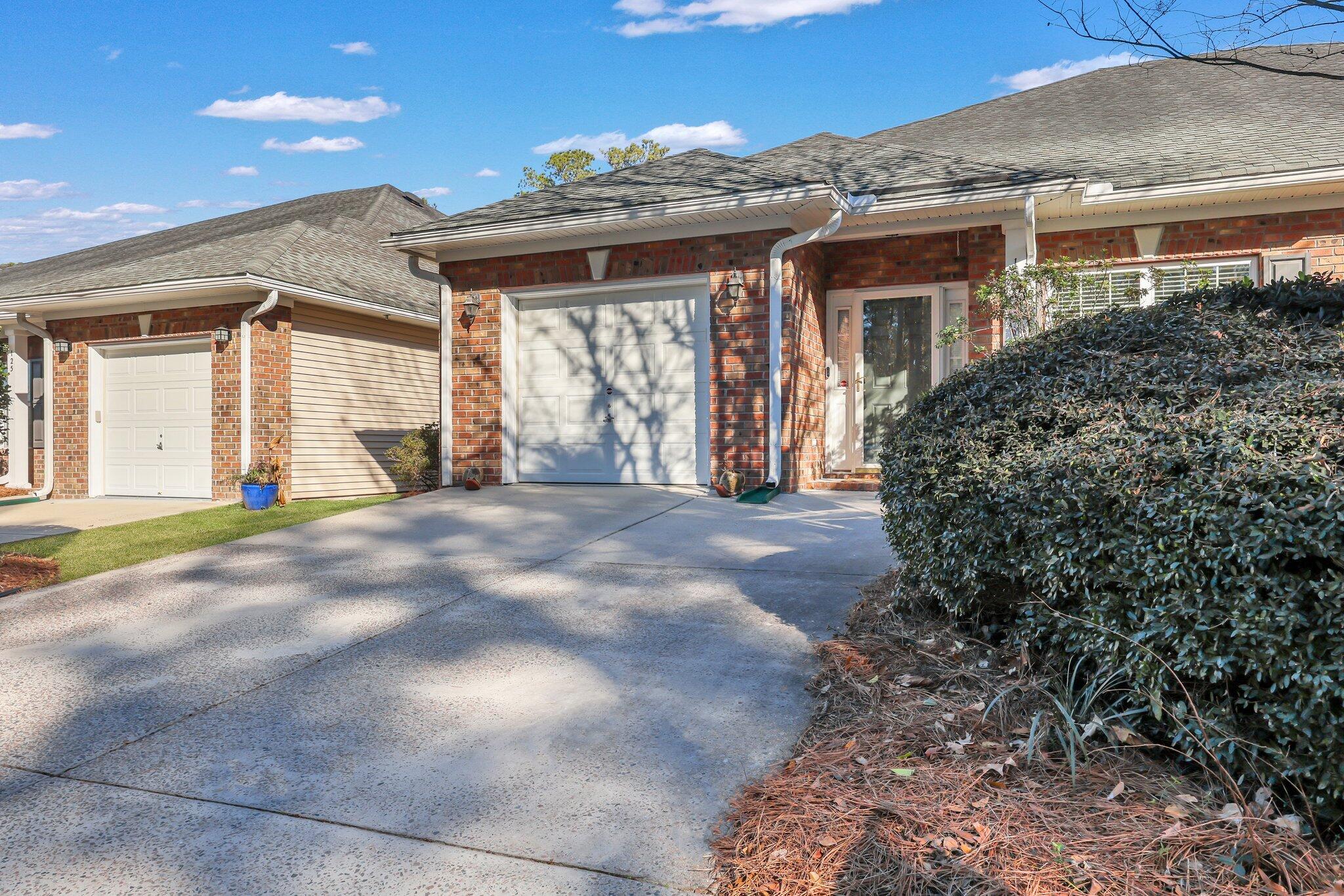 127 Manning Court