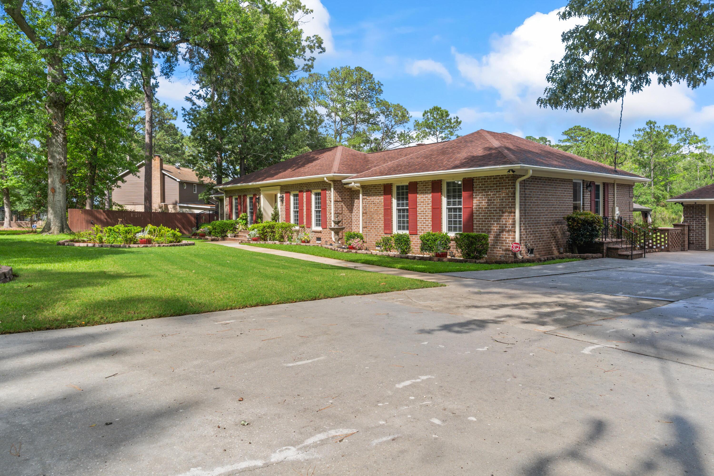 1551 Hutton Place