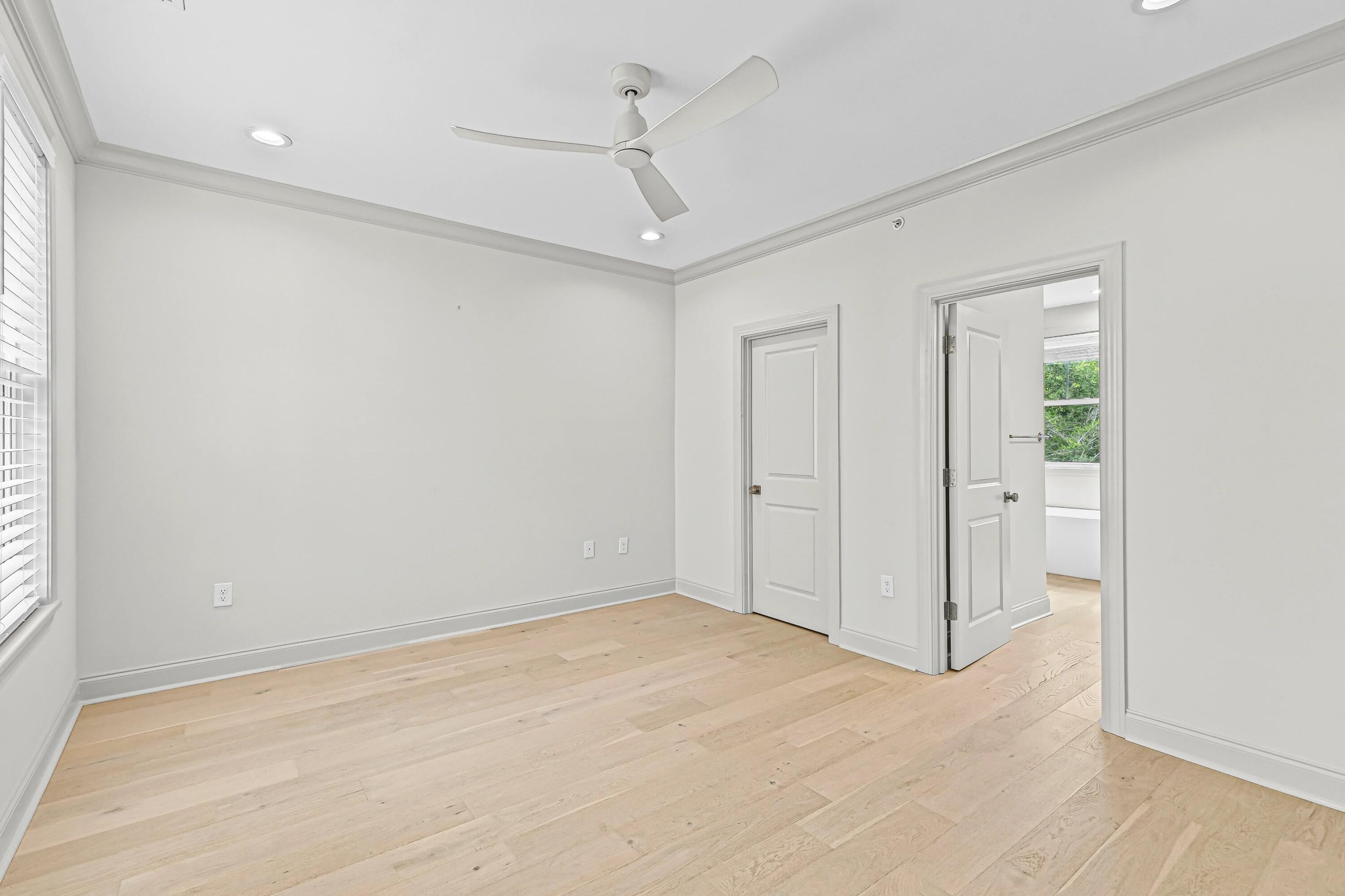 200 River Landing Drive Unit 102e