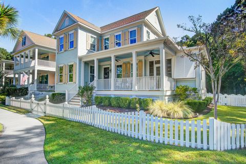 Photo of 2753 Rivertowne Parkway, Mount Pleasant, SC 29466 (MLS # 25025616)