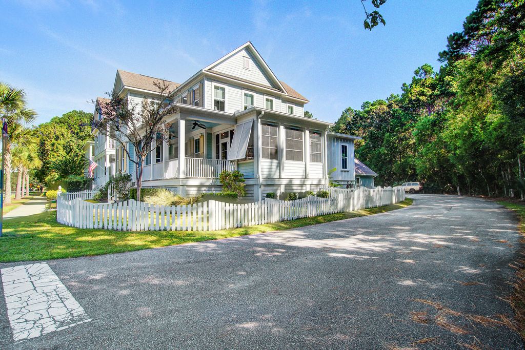 Photo of 2753 Rivertowne Parkway, Mount Pleasant, SC 29466 (MLS # 25025616)