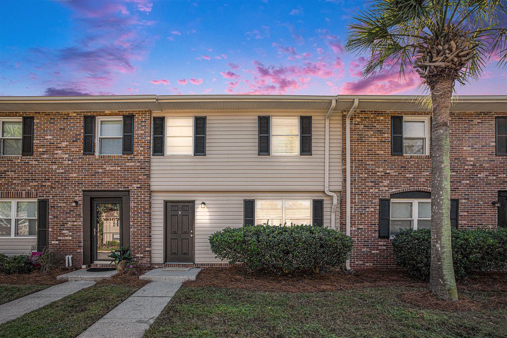 Photo of 415 Parkdale Drive #14d, Charleston, SC 29414 (MLS # 26000806)