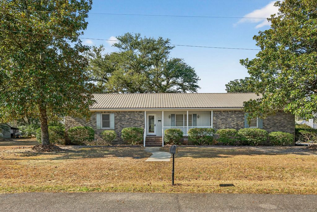 Photo of 260 High Hill Drive, Moncks Corner, SC 29461 (MLS # 26000954)