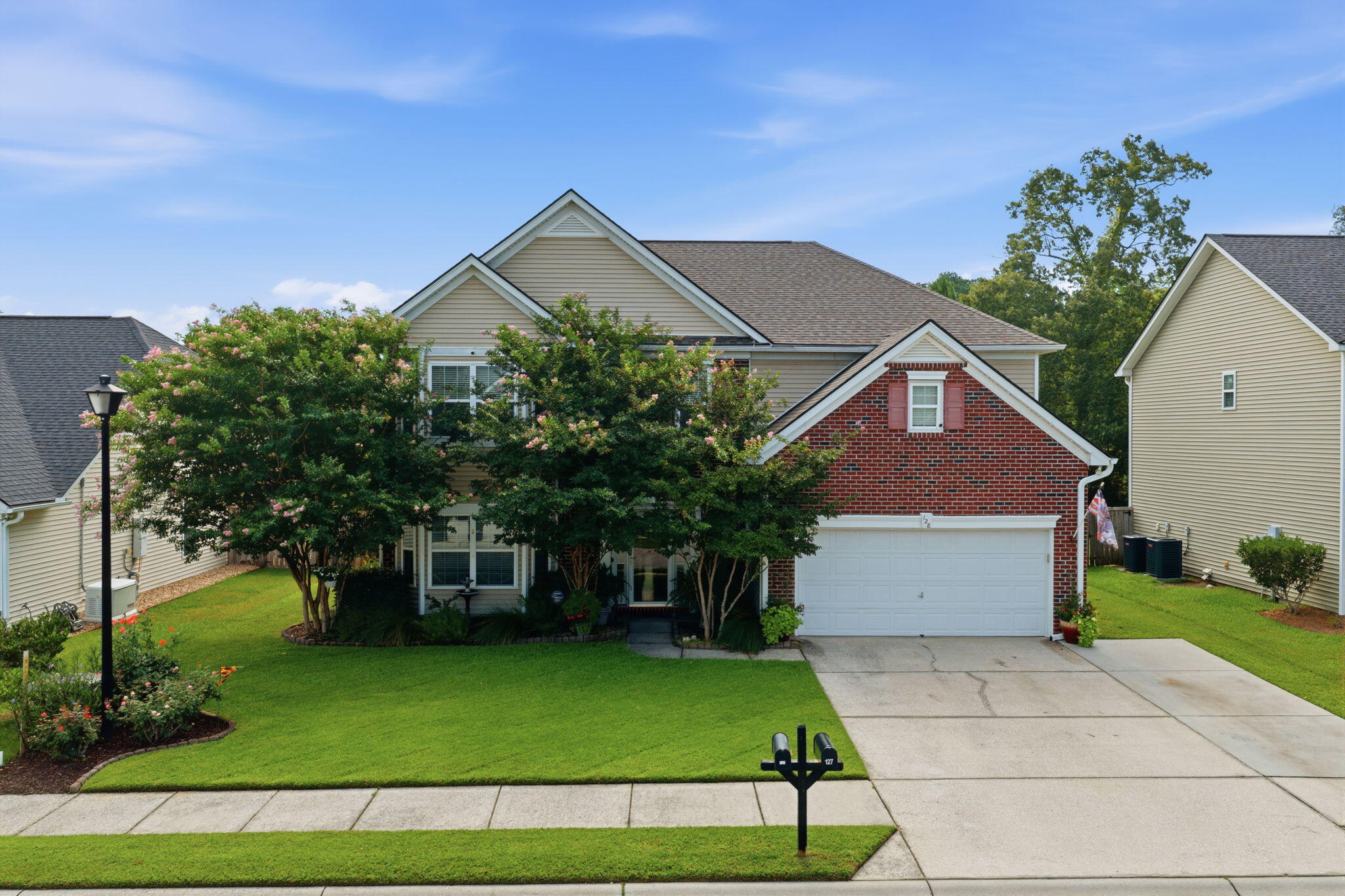 128 Charlesfort Way