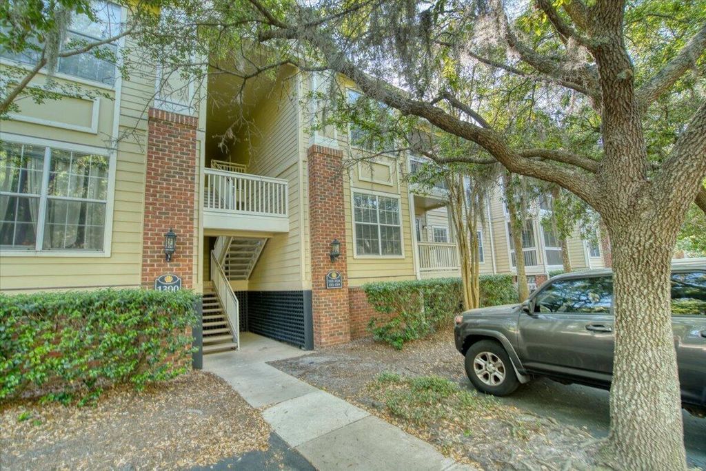 Photo of 1600 Long Grove Drive #1313, Mount Pleasant, SC 29464 (MLS # 26011817)