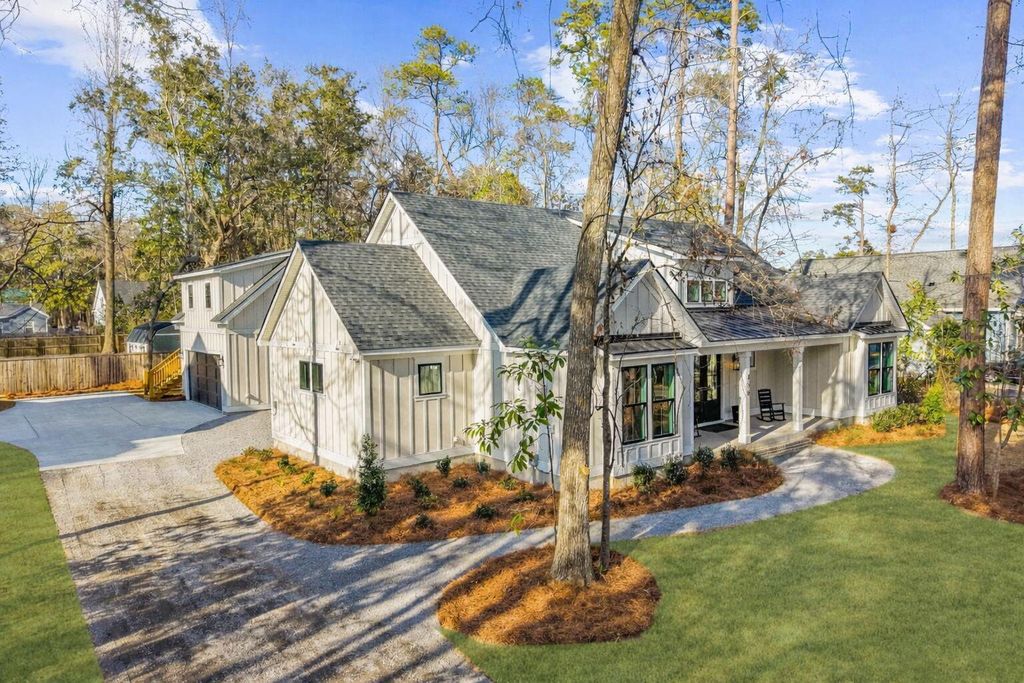 Photo of 456 Waring Street, Summerville, SC 29483 (MLS # 26003494)