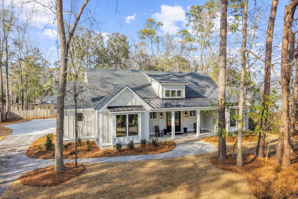 Photo of 456 Waring Street, Summerville, SC 29483 (MLS # 26003494)