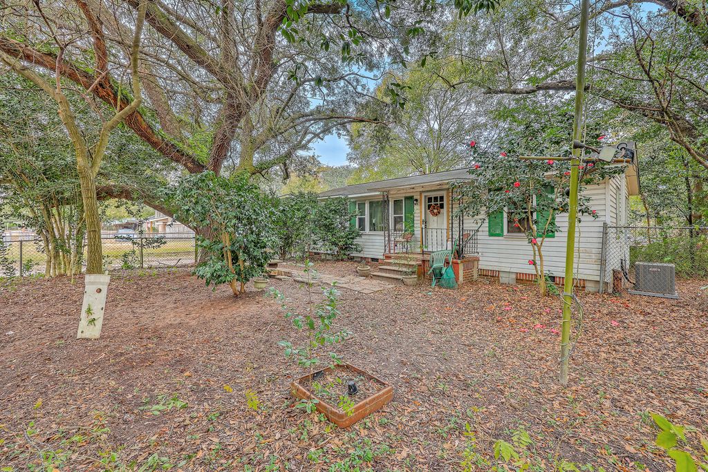 Photo of 1628 Sumner Avenue, North Charleston, SC 29406 (MLS # 25032366)