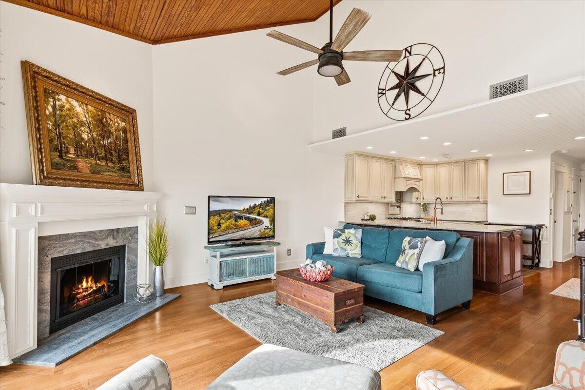 101 River Breeze Drive 43