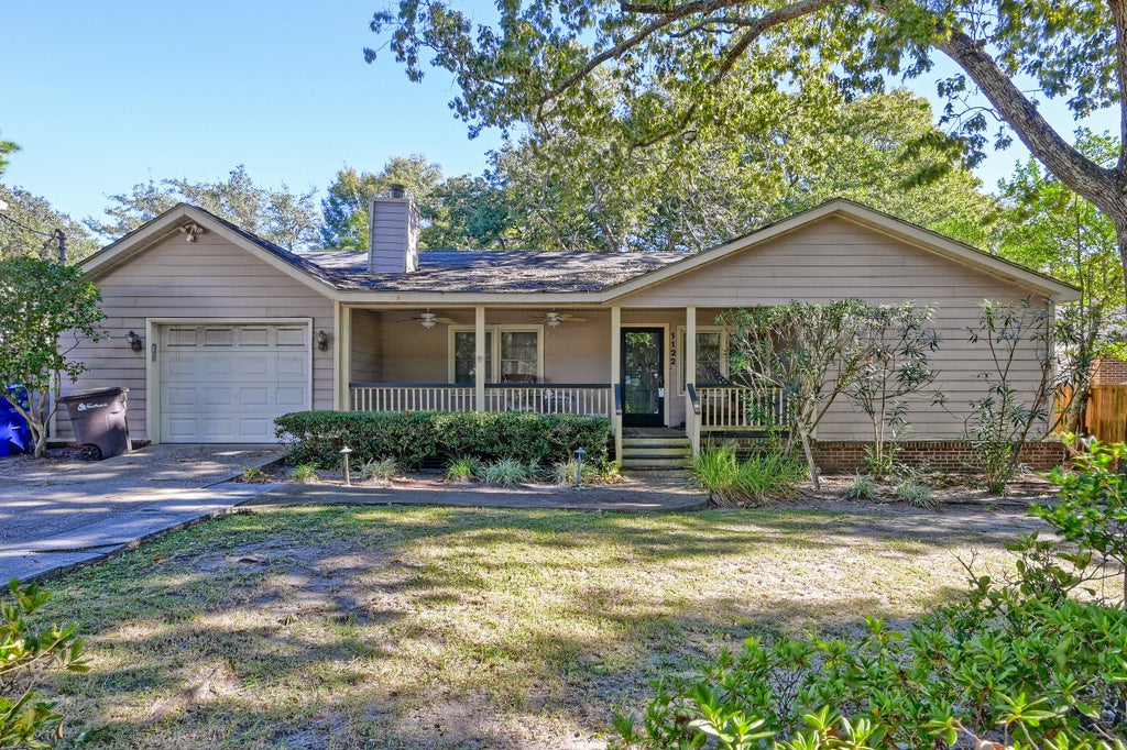 Photo of 1122 Simmons Street, Mount Pleasant, SC 29464 (MLS # 26029085)