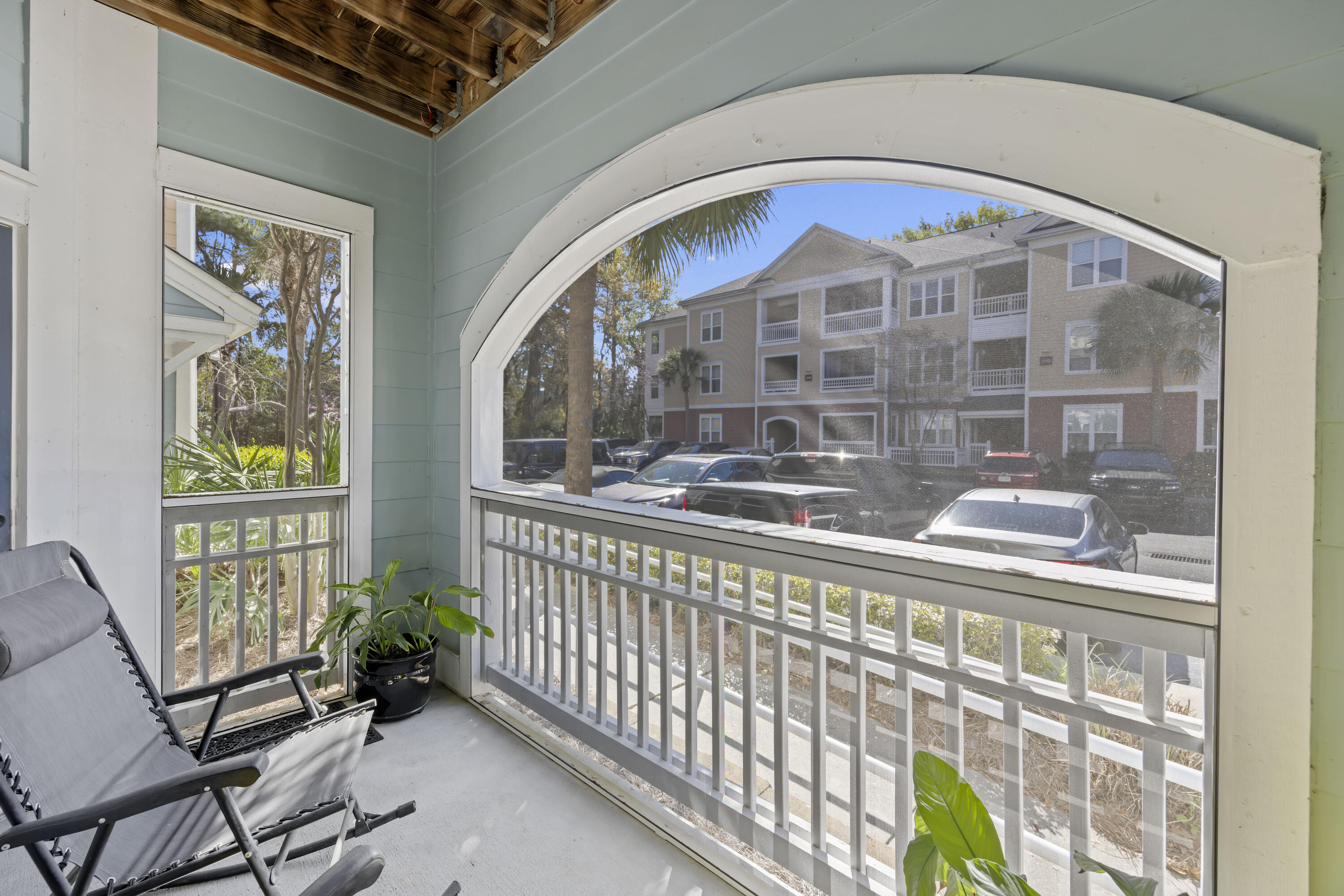 200 Bucksley Lane 105