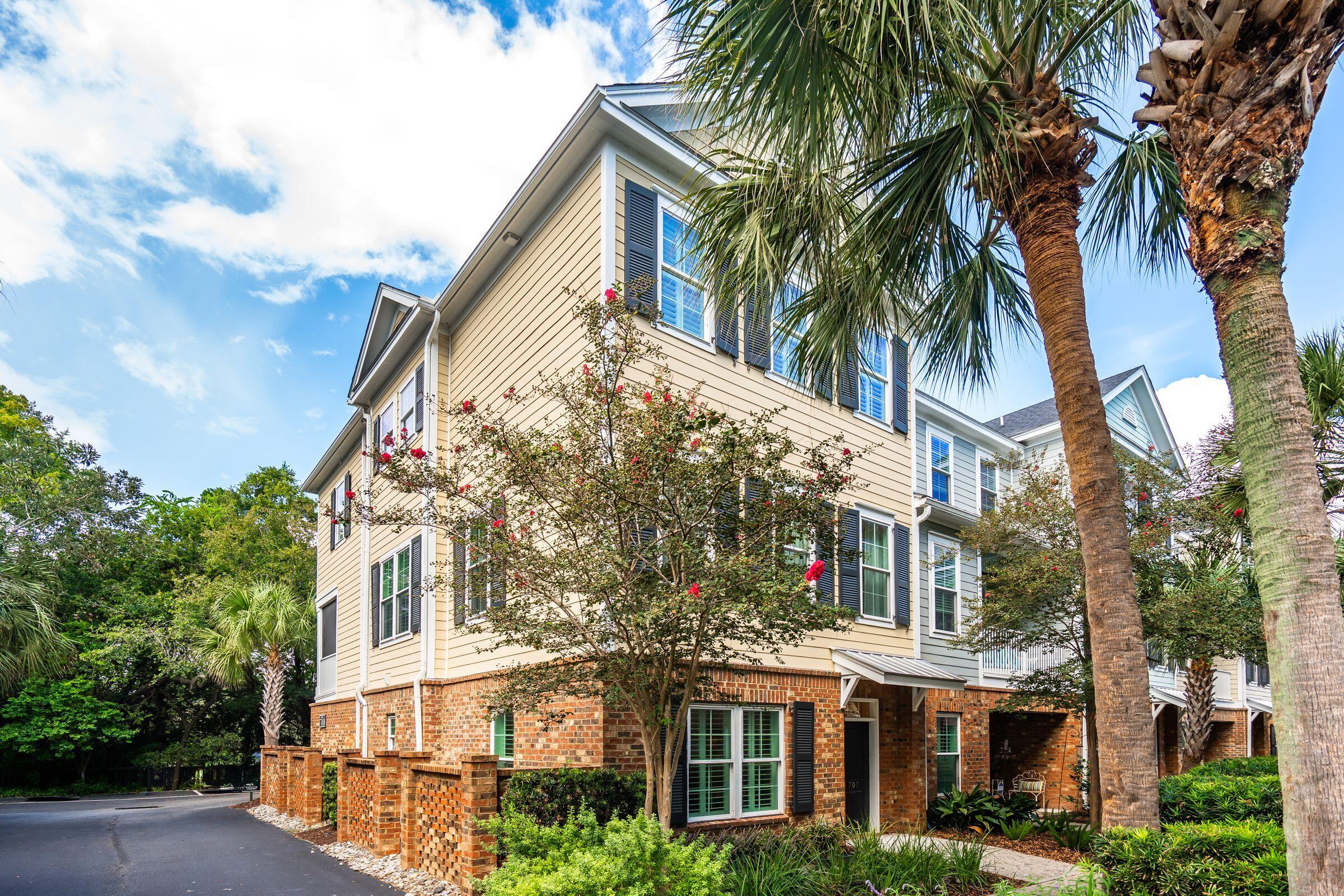 656 Coleman Boulevard Unit 707