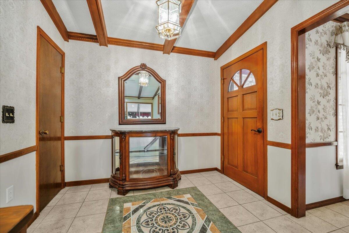 153 N Lakeshore Drive