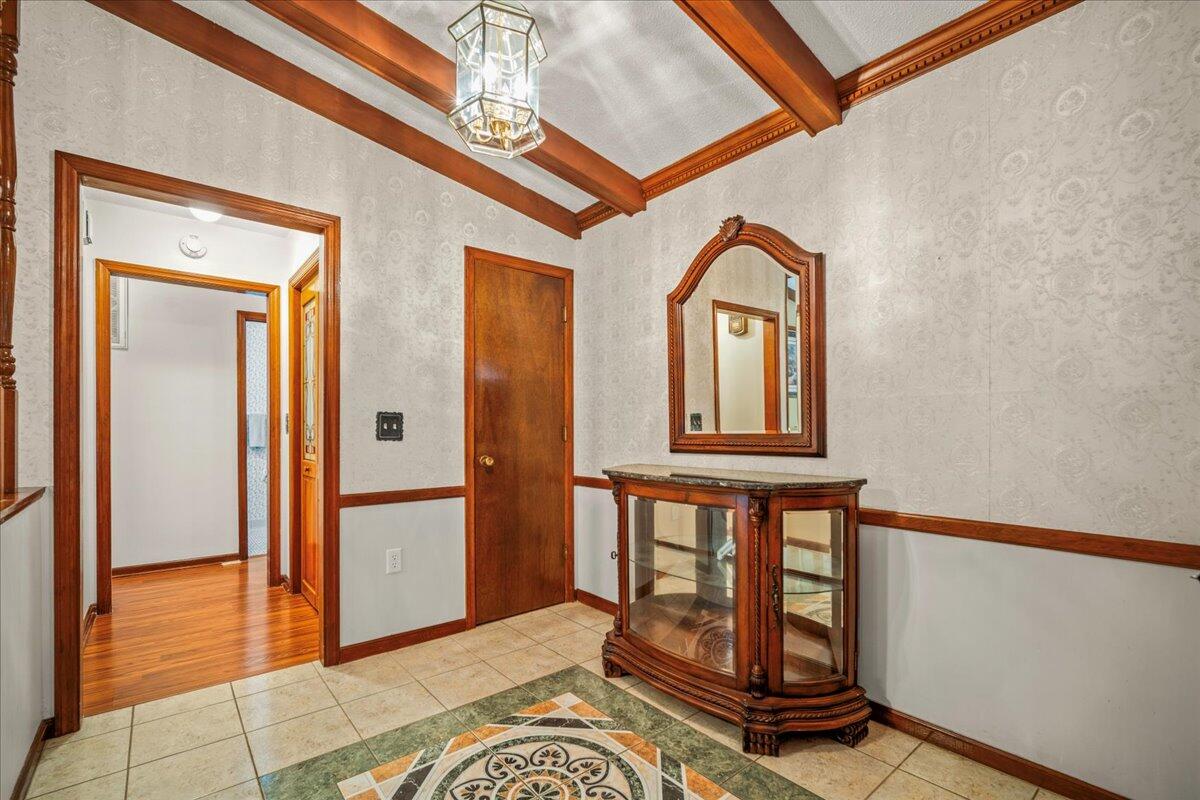 153 N Lakeshore Drive