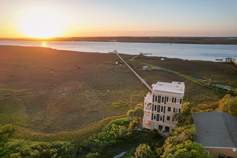 Photo of 1024 W Ashley Avenue, Folly Beach, SC 29439 (MLS # 26009992)