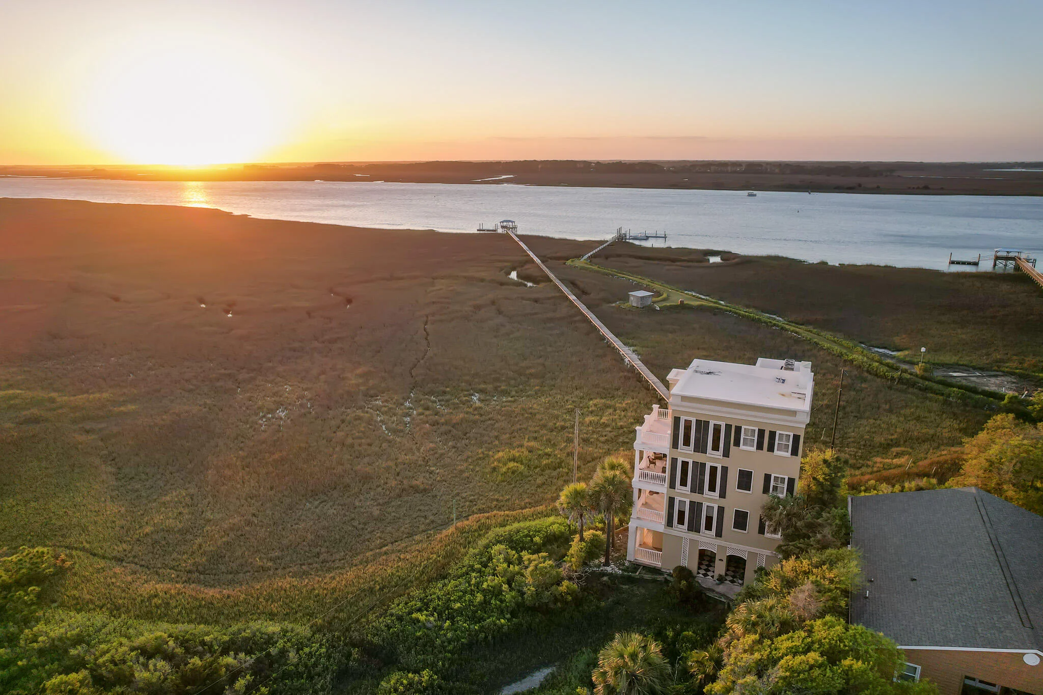 1024 W Ashley Avenue, Folly Beach, SC, 29439