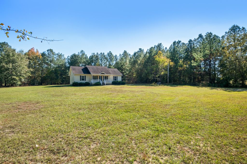 Photo of 337 Majority Road, Orangeburg, SC 29118 (MLS # 26001997)