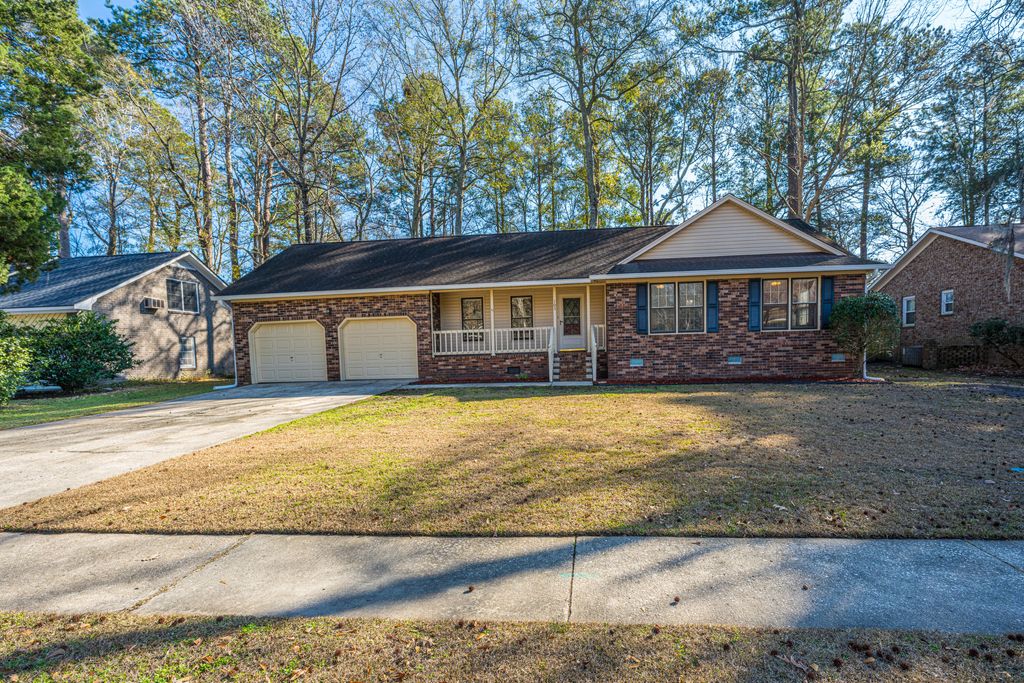 Photo of 105 Sumners Alley, Summerville, SC 29485 (MLS # 26000660)