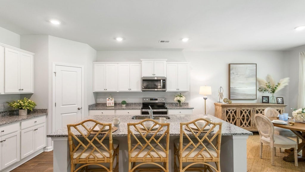Photo of 358 Willow Run Drive, Summerville, SC 29486 (MLS # 26022053)