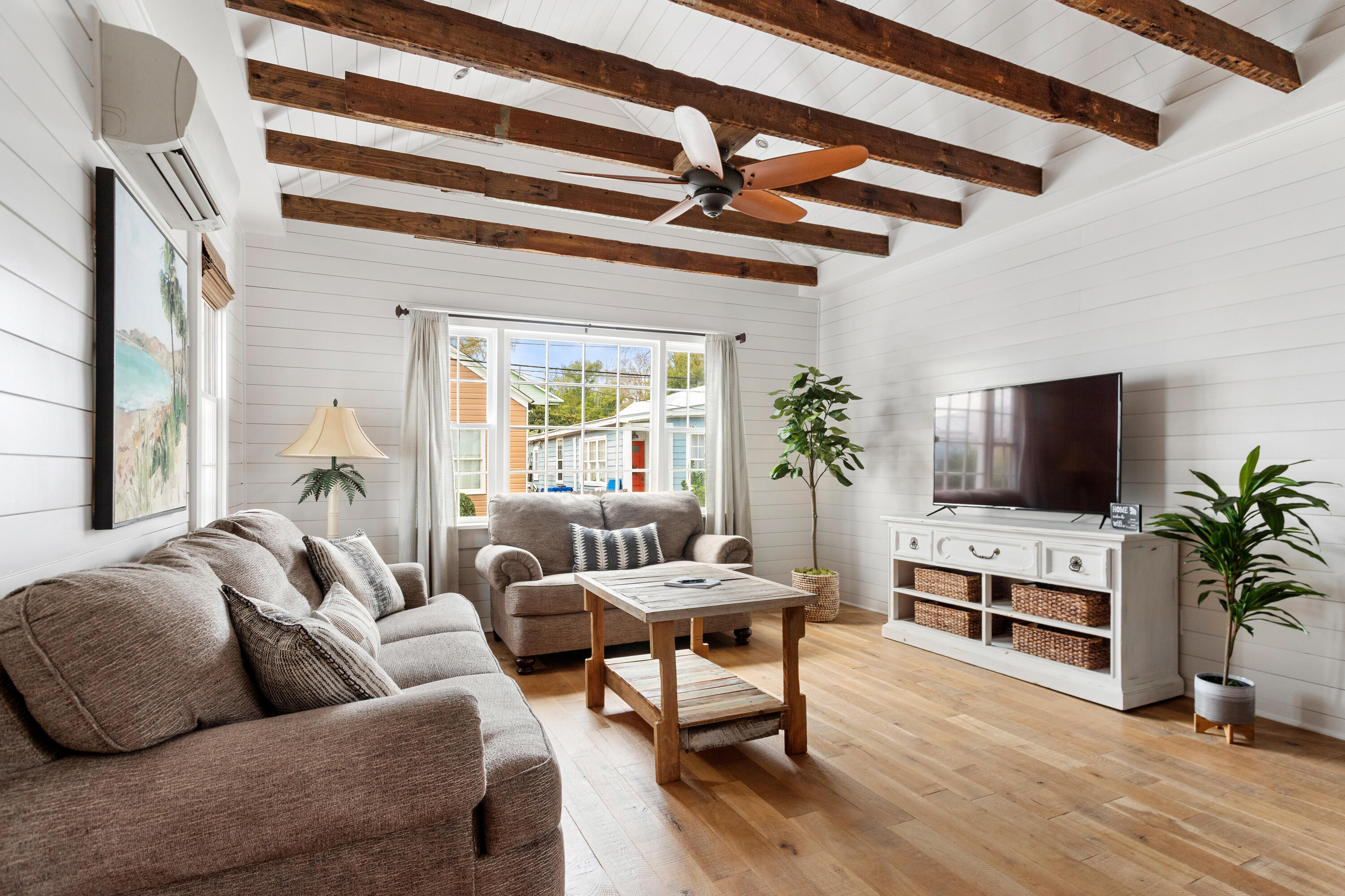 8 Dewey Street A, B, C