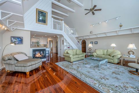 A home in Edisto Island