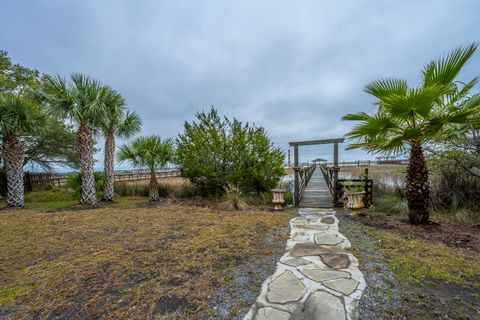 A home in Edisto Island