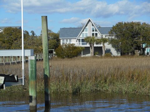 A home in Edisto Island