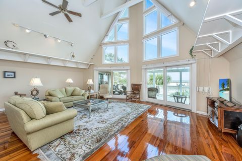 A home in Edisto Island