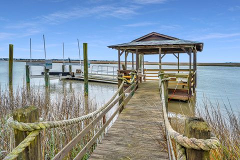 A home in Edisto Island