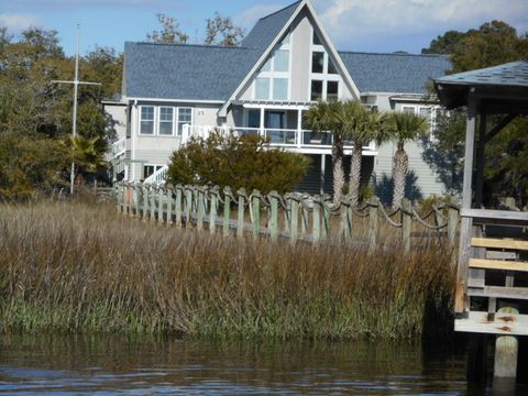 A home in Edisto Island