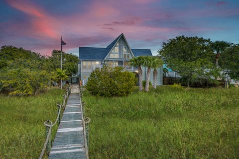 A home in Edisto Island