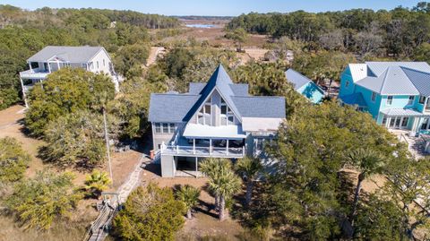 A home in Edisto Island