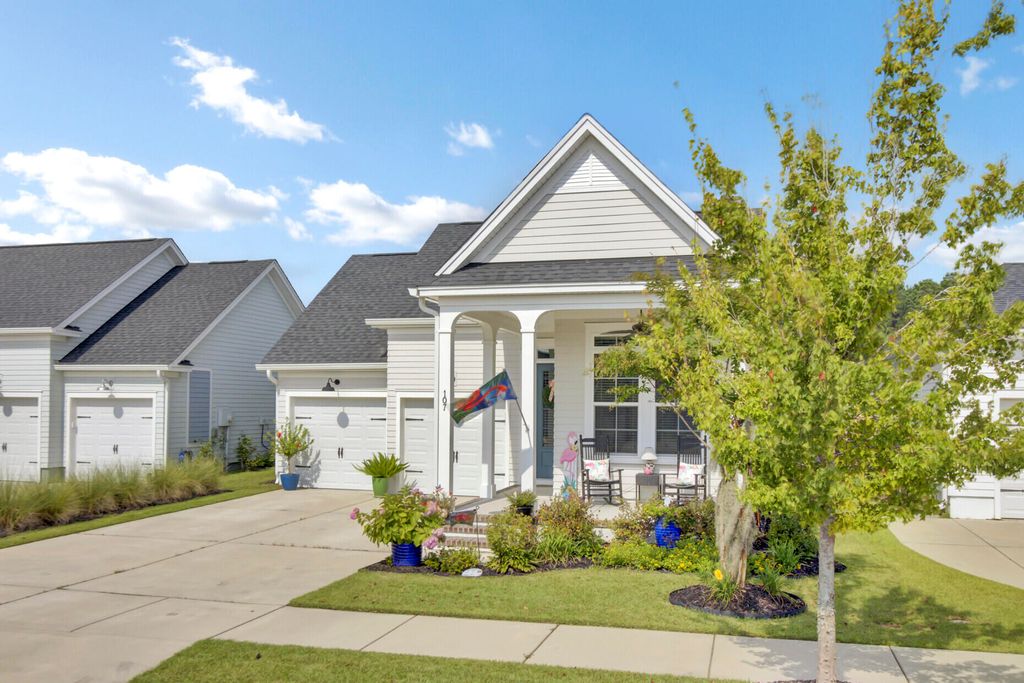 Photo of 107 True Blue Loop, Summerville, SC 29486 (MLS # 25023148)