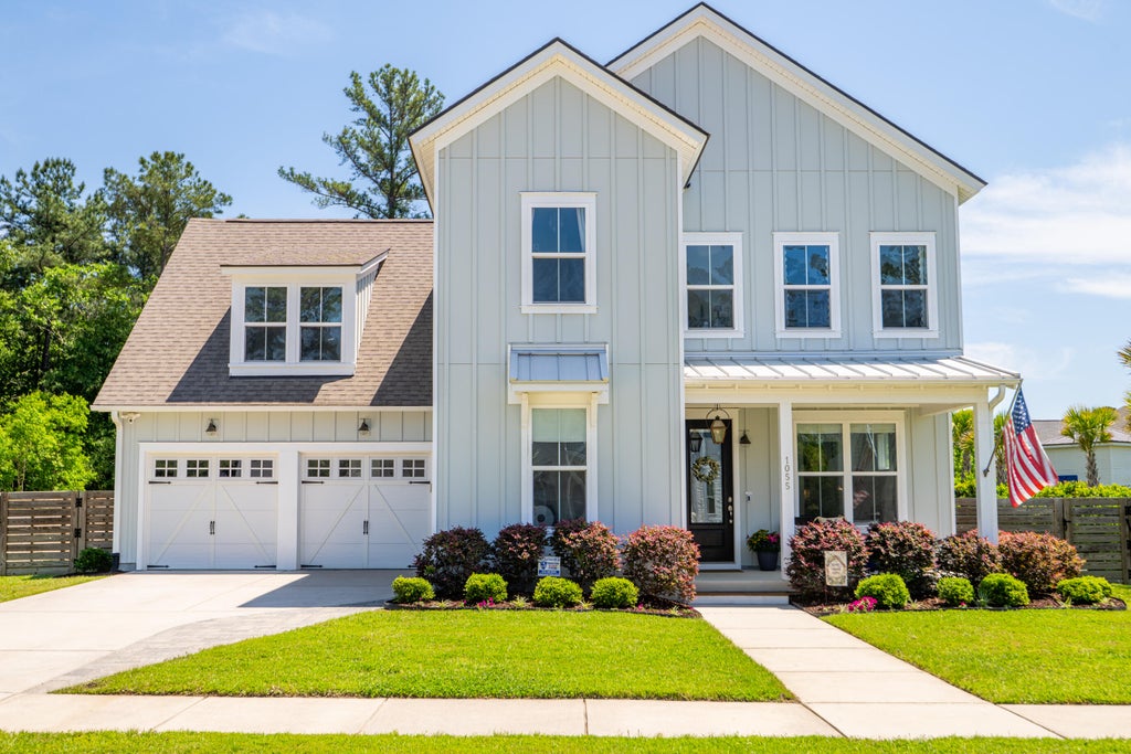Photo of 1055 Harriman Lane, Charleston, SC 29492 (MLS # 26025427)