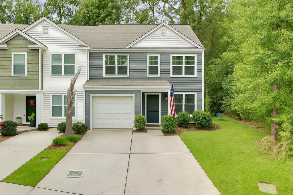 Photo of 127 Rosefield Court, Summerville, SC 29485 (MLS # 25026650)