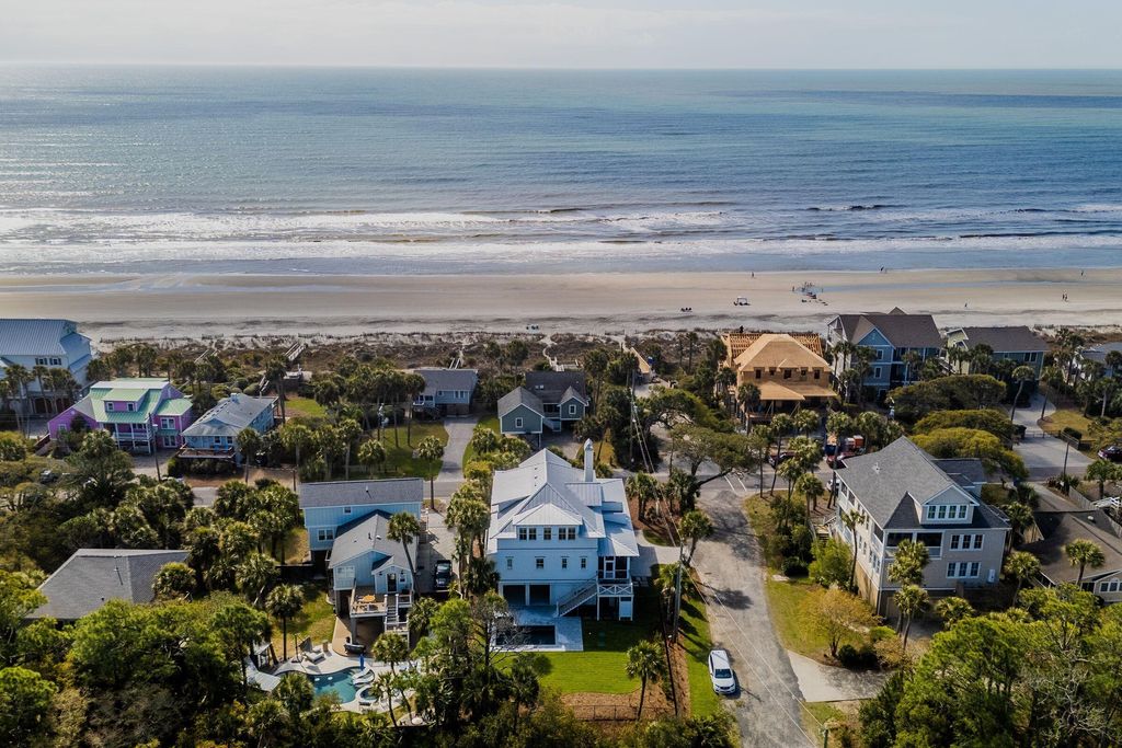 Photo of 720 W Ashley Avenue, Folly Beach, SC 29439 (MLS # 26009432)