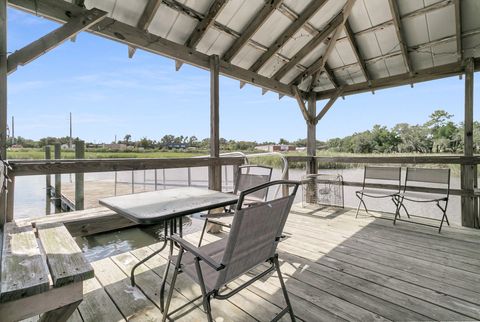 A home in North Charleston