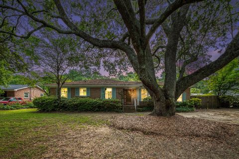 Photo of 943 Mikell Drive, Charleston, SC 29412 (MLS # 25017812)