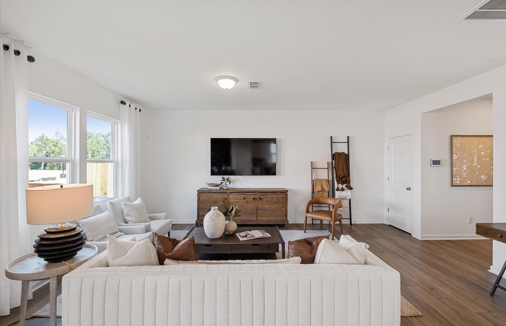 887 Meadowbrook Lane