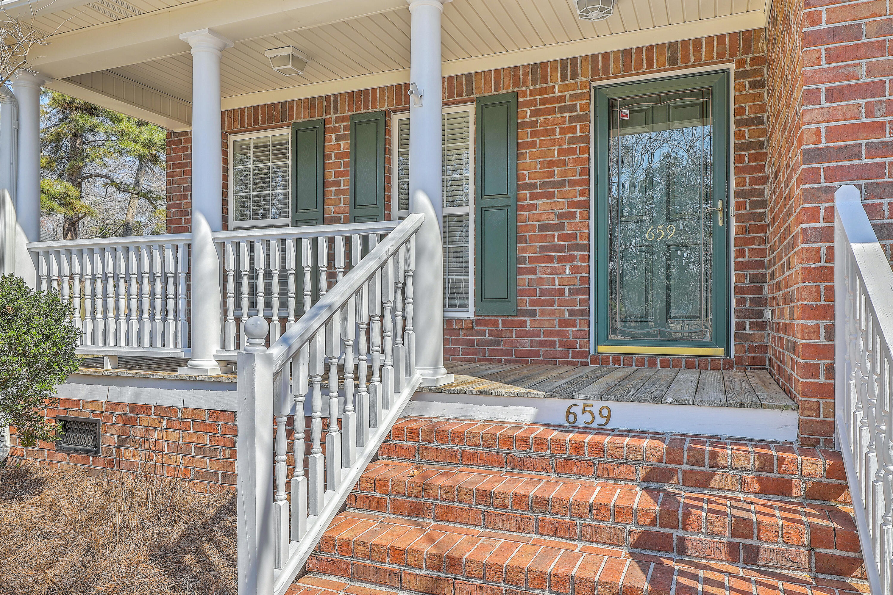 659 Hamlet Circle