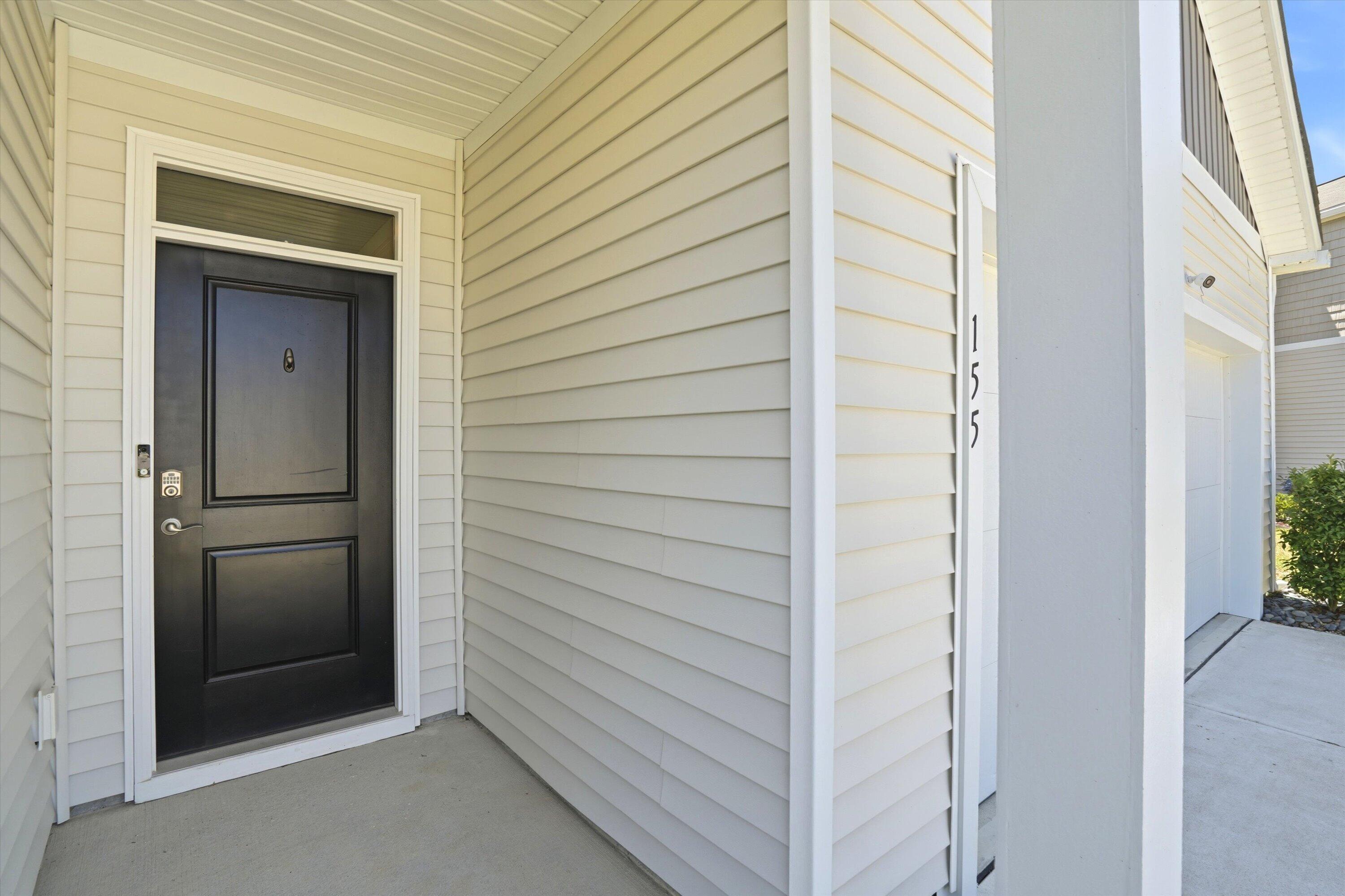 155 Cloverleaf Street