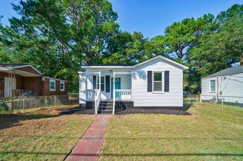 A home in North Charleston