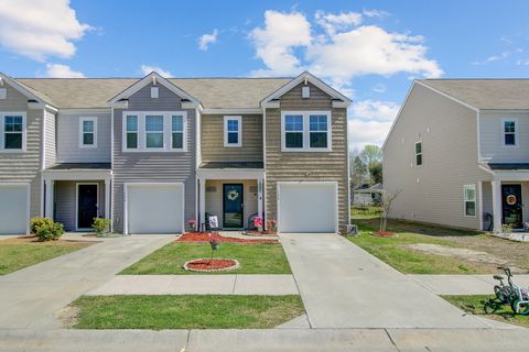 Photo of 124 Gaura Lane, Summerville, SC 29483 (MLS # 26008676)