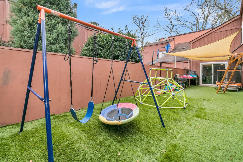 Photo of 104 Kings Way, Summerville, SC 29485 (MLS # 26000871)